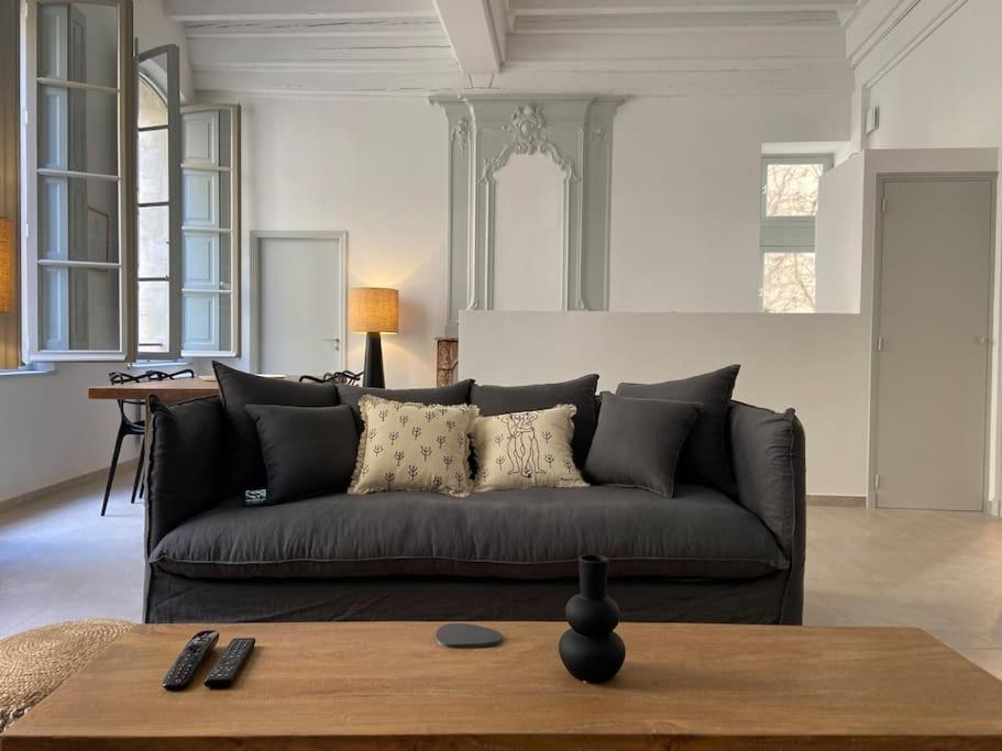Appartement Avec Ventilateurs Proche Du Palais Des Papes Avignon Exteriör bild