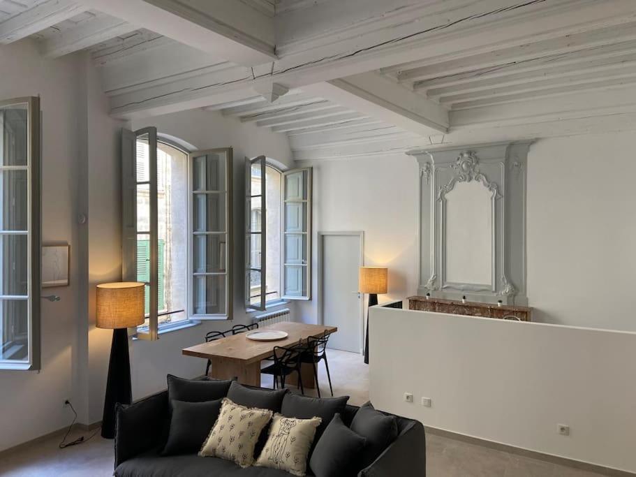 Appartement Avec Ventilateurs Proche Du Palais Des Papes Avignon Exteriör bild